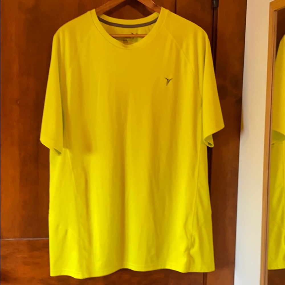 Old Navy Active tshirt men’s XL
